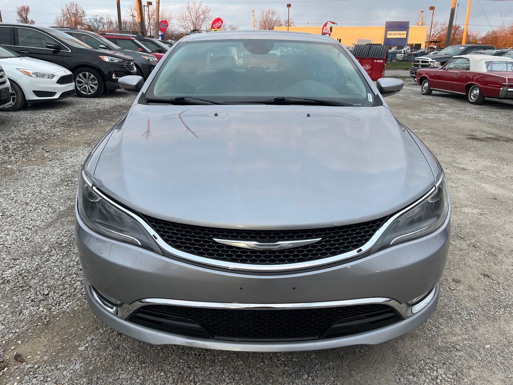 2015 Chrysler 200 Image 8