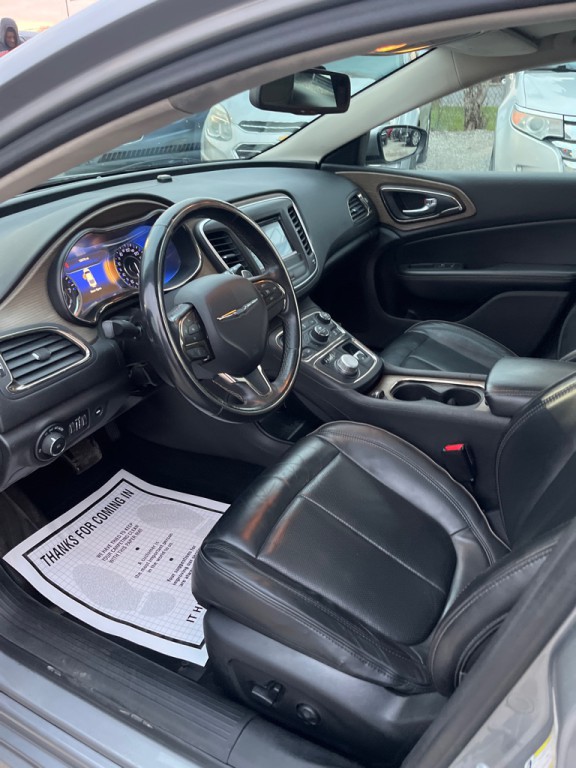 2015 Chrysler 200 Image 10