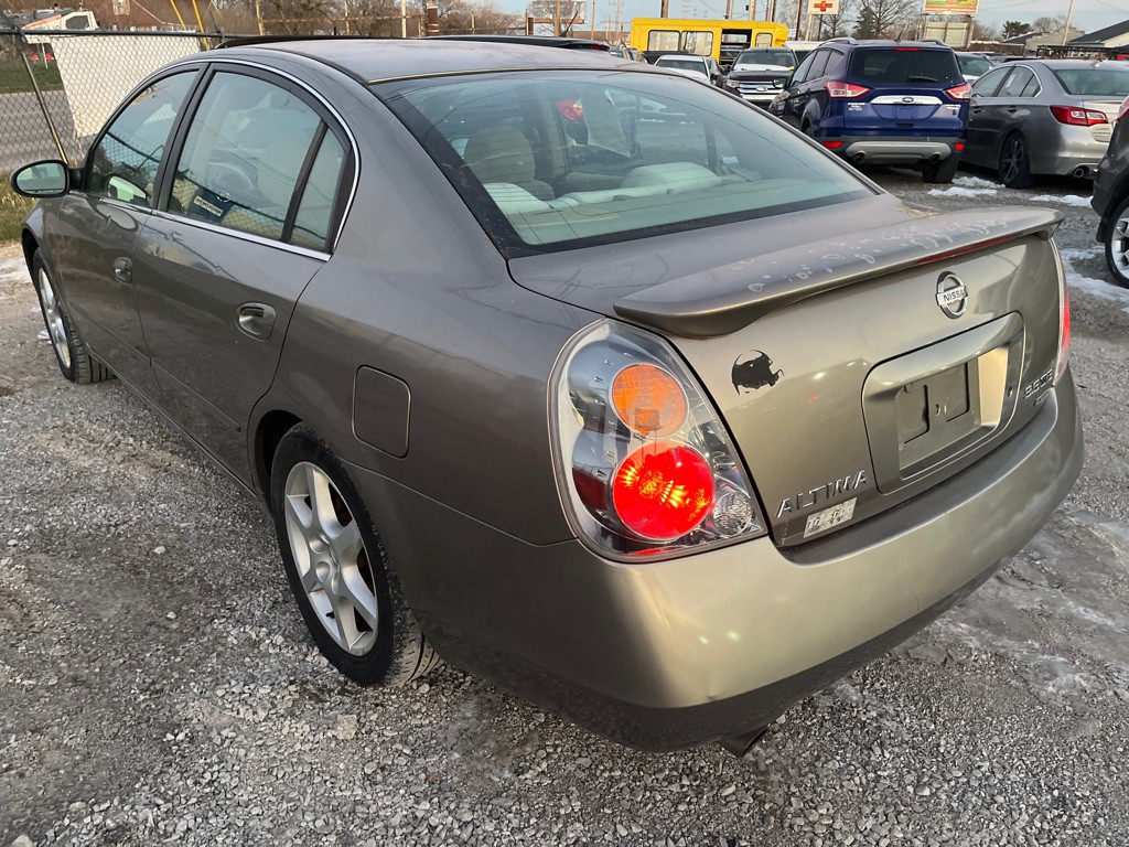 2003 Nissan Altima Image 3