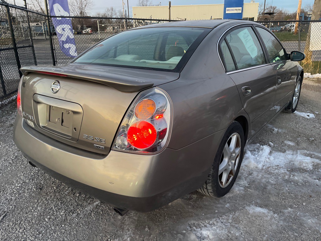2003 Nissan Altima Image 5