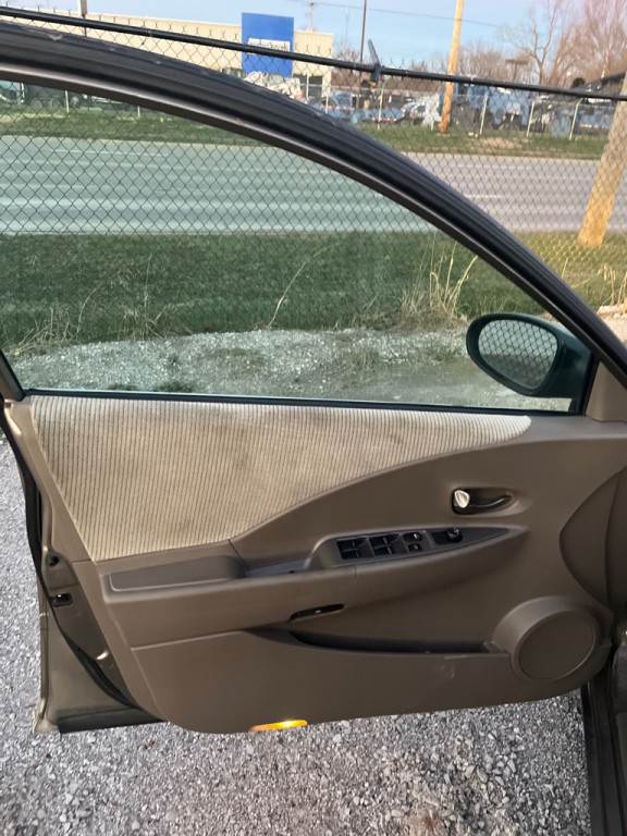 2003 Nissan Altima Image 9