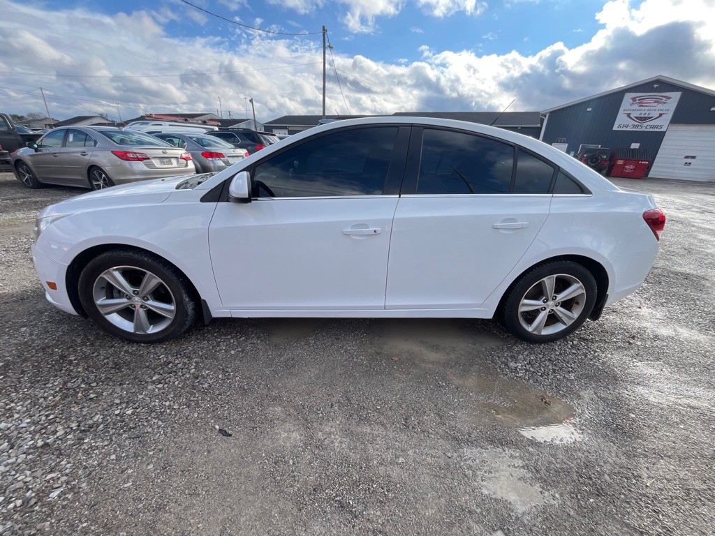2014 Chevrolet Cruze Image 2