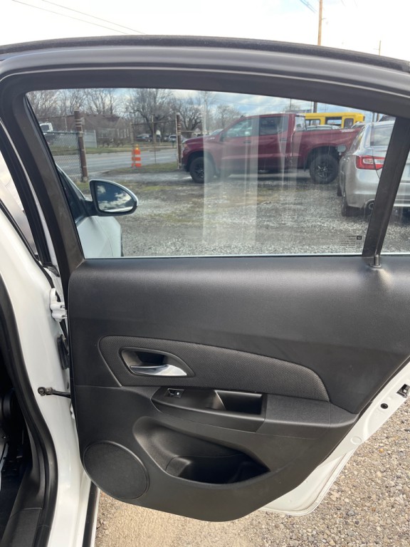 2014 Chevrolet Cruze Image 17