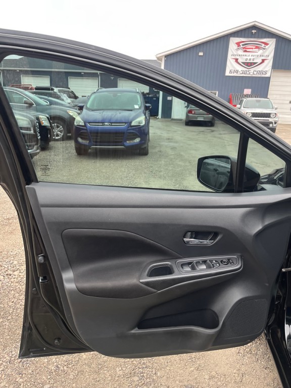 2021 Nissan Versa Image 9