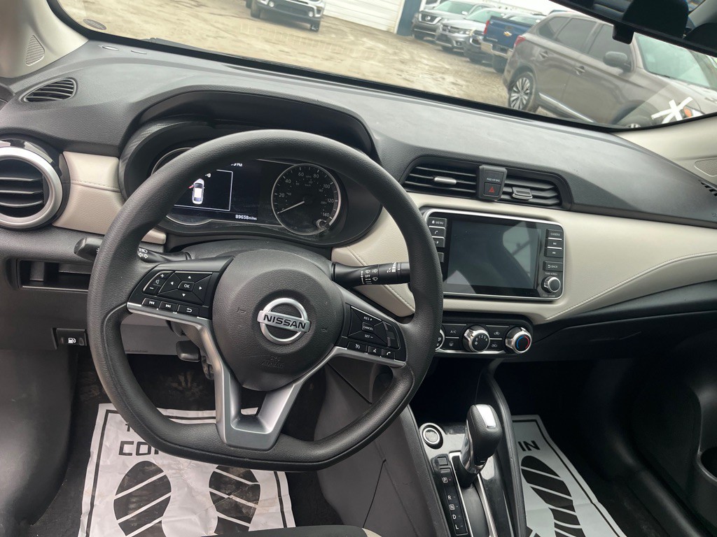 2021 Nissan Versa Image 11