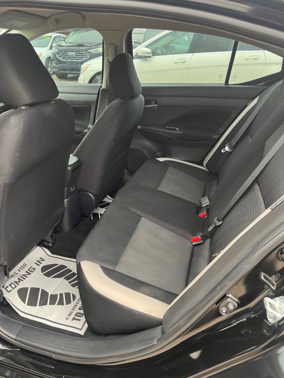 2021 Nissan Versa Image 14