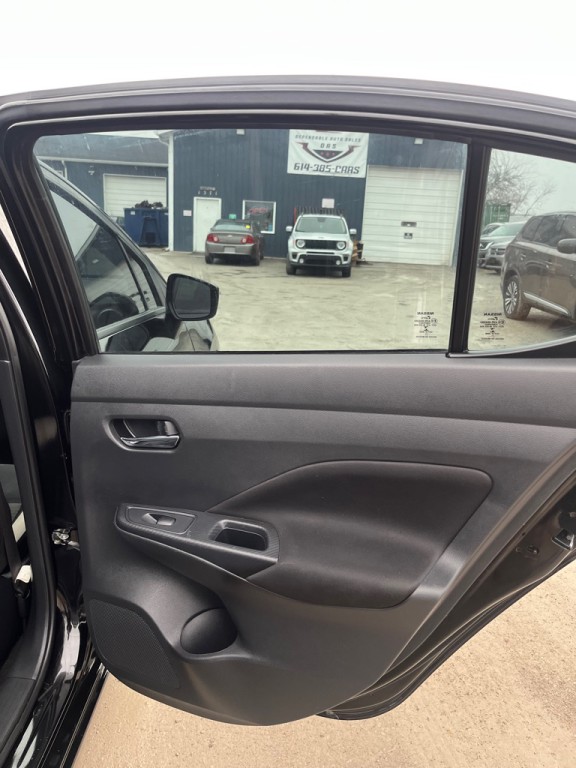 2021 Nissan Versa Image 16