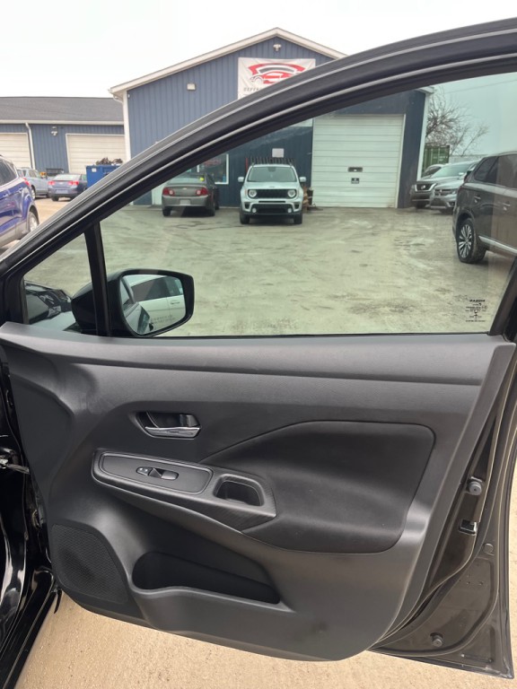 2021 Nissan Versa Image 18