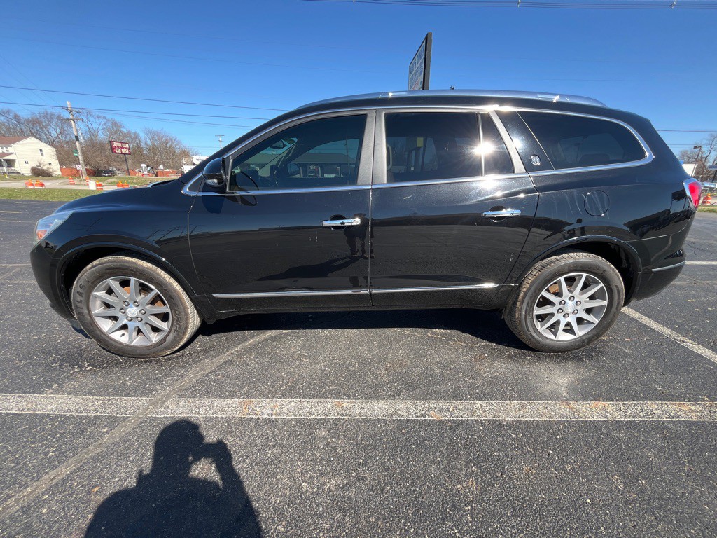 2017 Buick Enclave Image 2