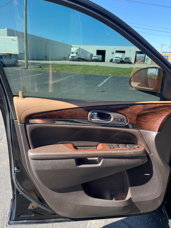 2017 Buick Enclave Image 9