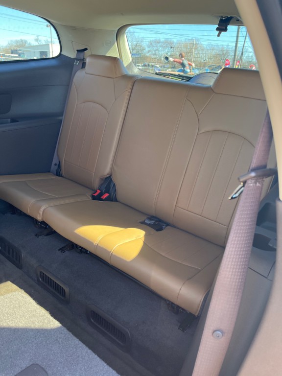 2017 Buick Enclave Image 17