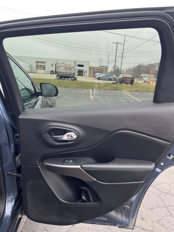 2019 Jeep Cherokee Image 15