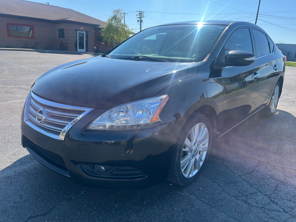 2013 Nissan Sentra Image 1