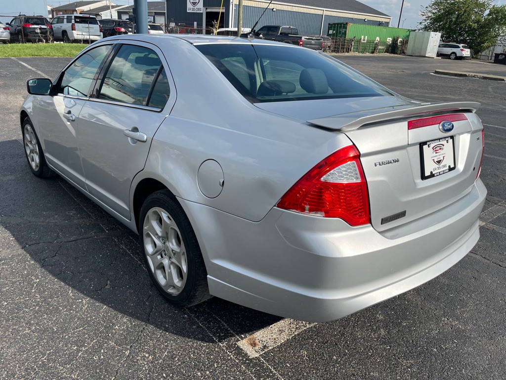 2011 Ford Fusion Image 3