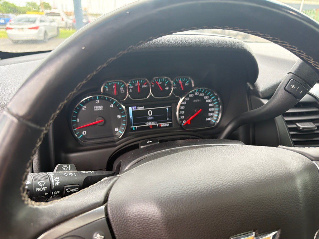 2016 Chevrolet Suburban Image 4
