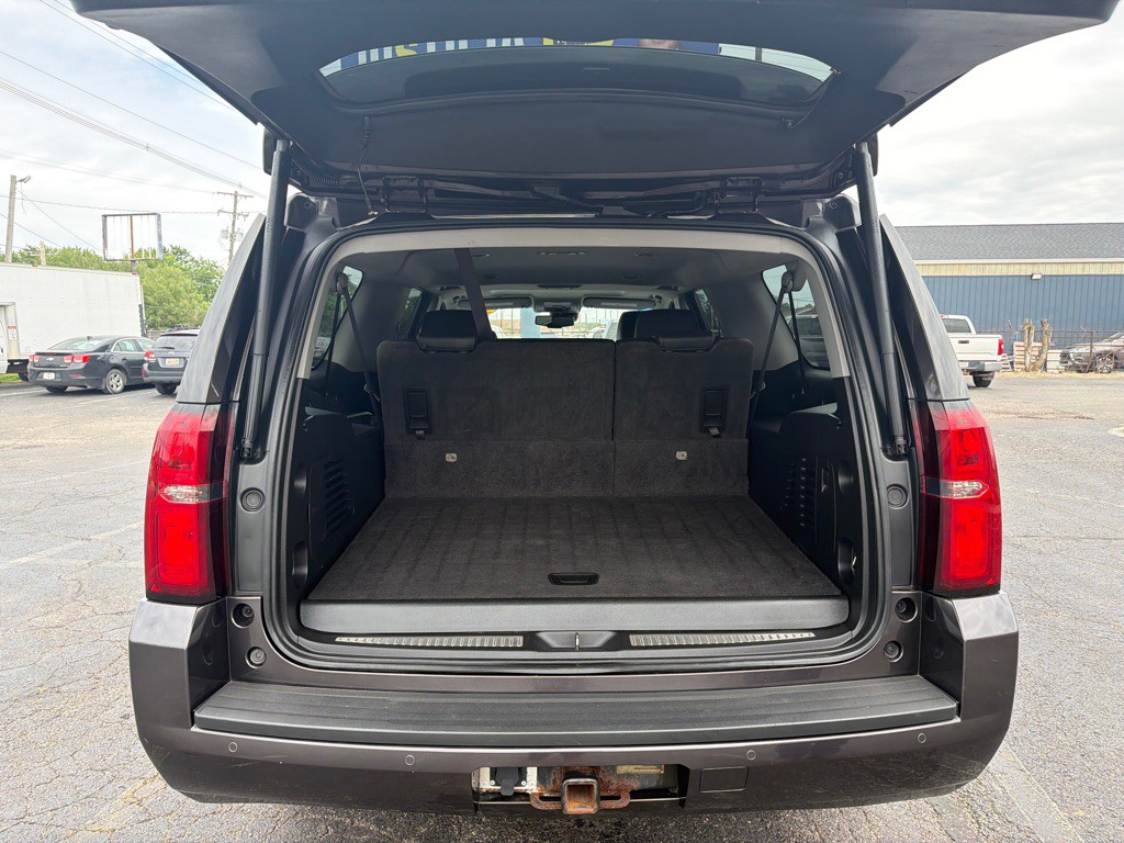 2016 Chevrolet Suburban Image 6