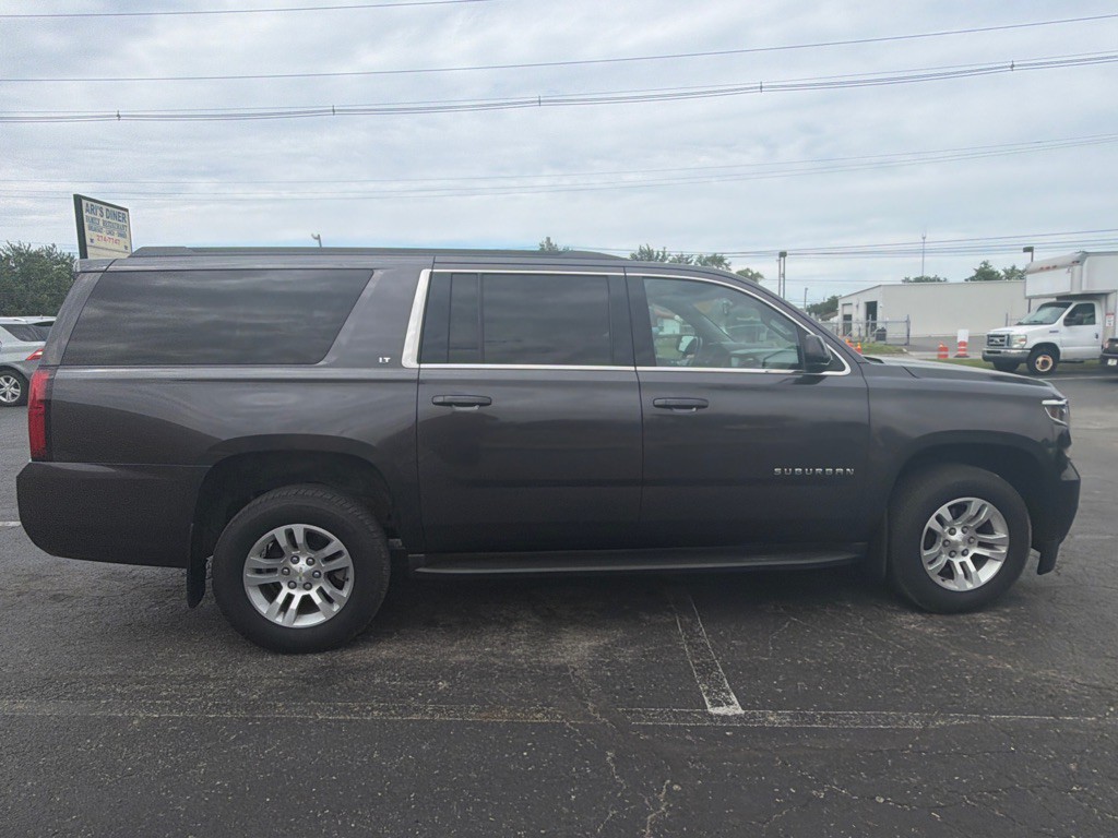 2016 Chevrolet Suburban Image 8