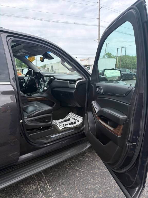 2016 Chevrolet Suburban Image 10