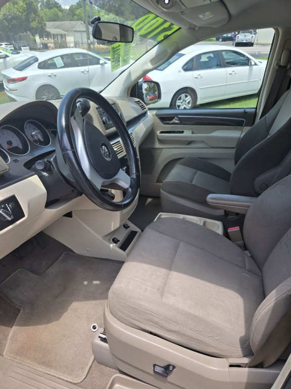 2009 Volkswagen Routan Image 7