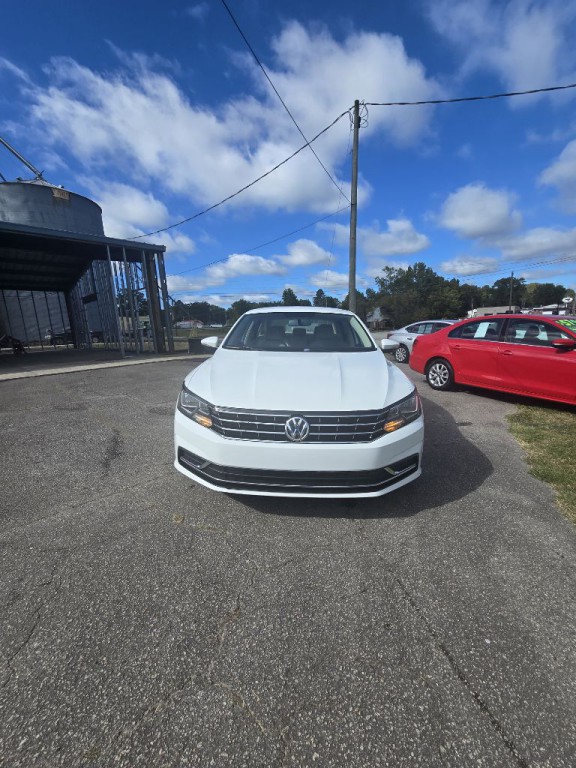 2018 Volkswagen Passat Image 11