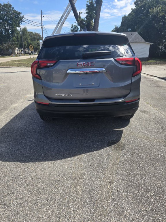 2018 GMC Terrain Image 2