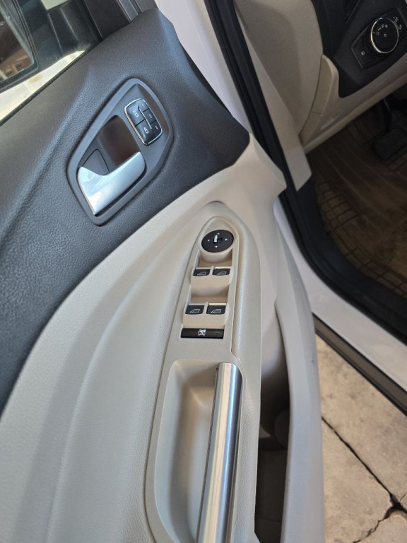 2015 Ford Escape Image 14