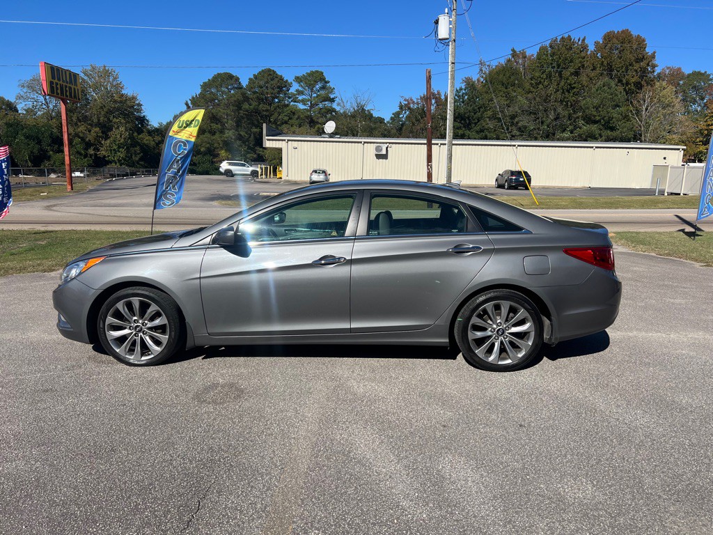 2013 Hyundai Sonata Image 2