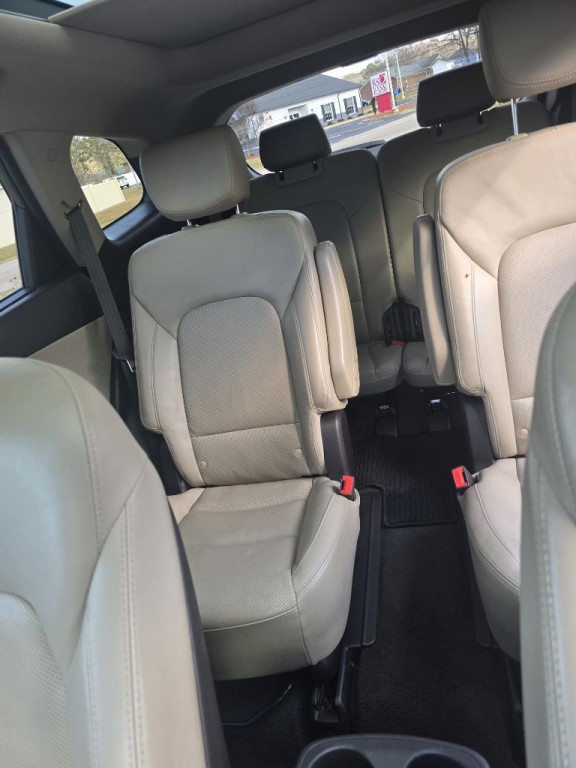 2017 Hyundai Santa Fe Image 8