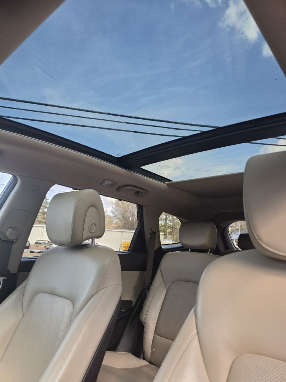 2017 Hyundai Santa Fe Image 9