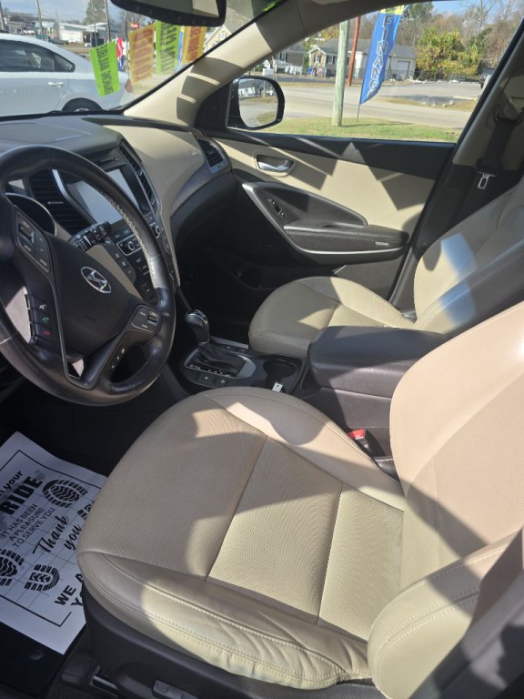 2017 Hyundai Santa Fe Image 13
