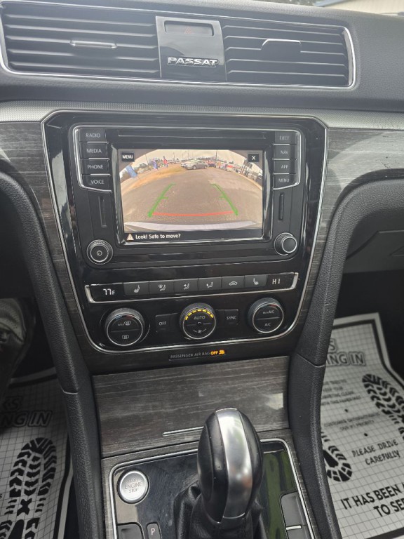 2018 Volkswagen Passat Image 21