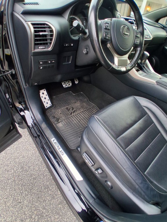 2021 Lexus NX 300 Image 10