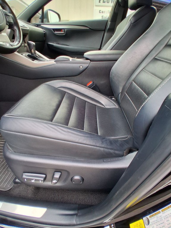 2021 Lexus NX 300 Image 17