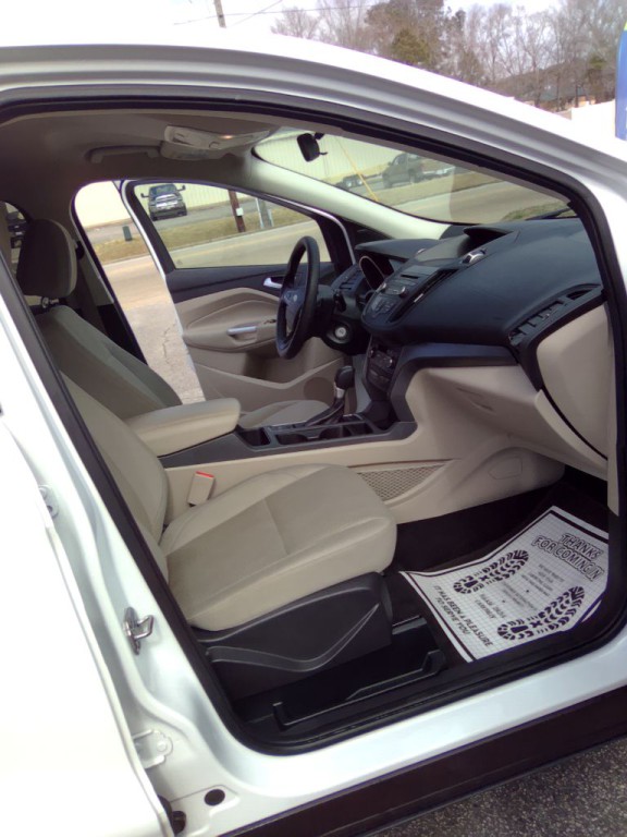 2017 Ford Escape Image 17