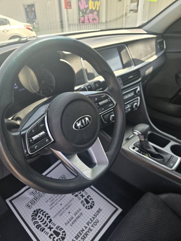 2020 Kia Optima Image 3