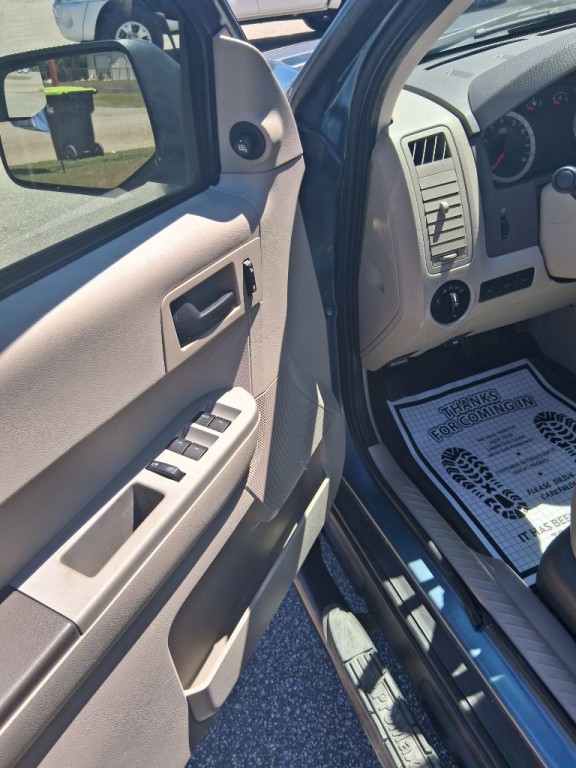 2011 Ford Escape Image 8