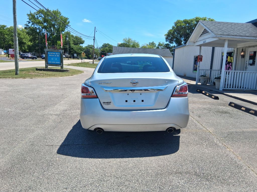 2015 Nissan Altima Image 3