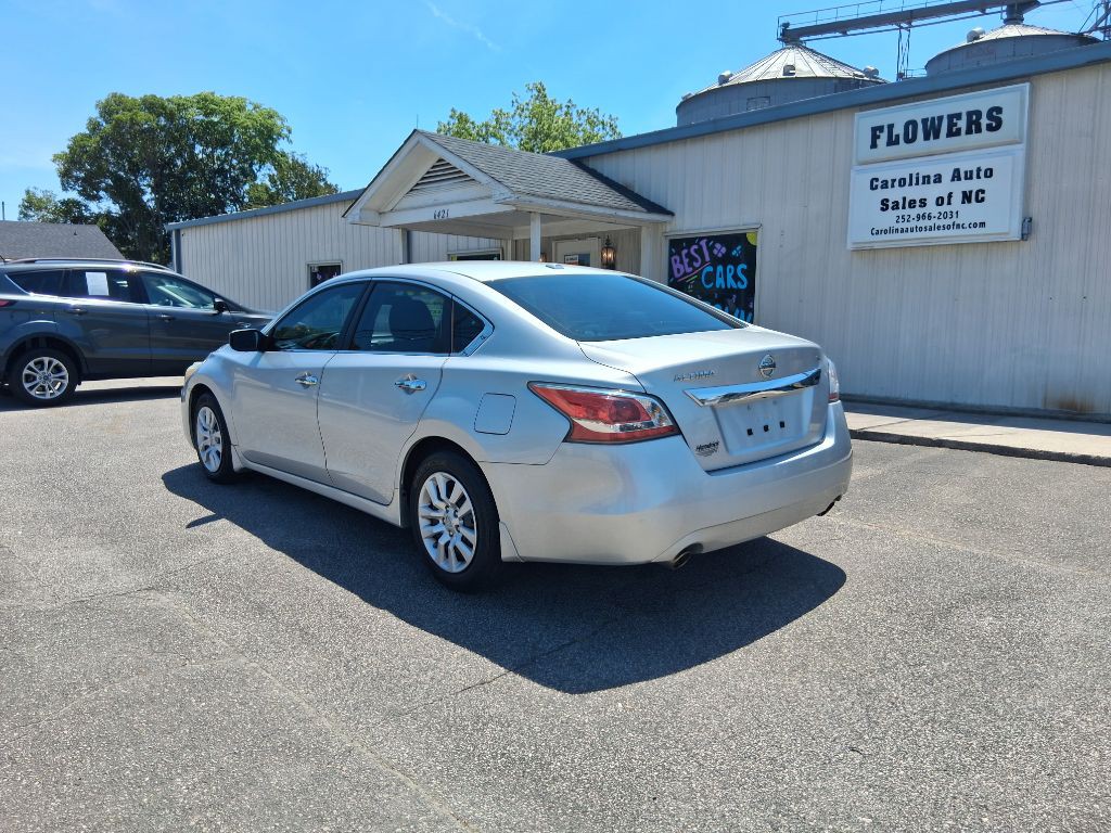 2015 Nissan Altima Image 4
