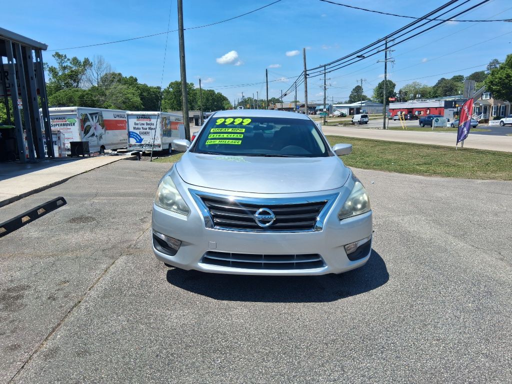 2015 Nissan Altima Image 9