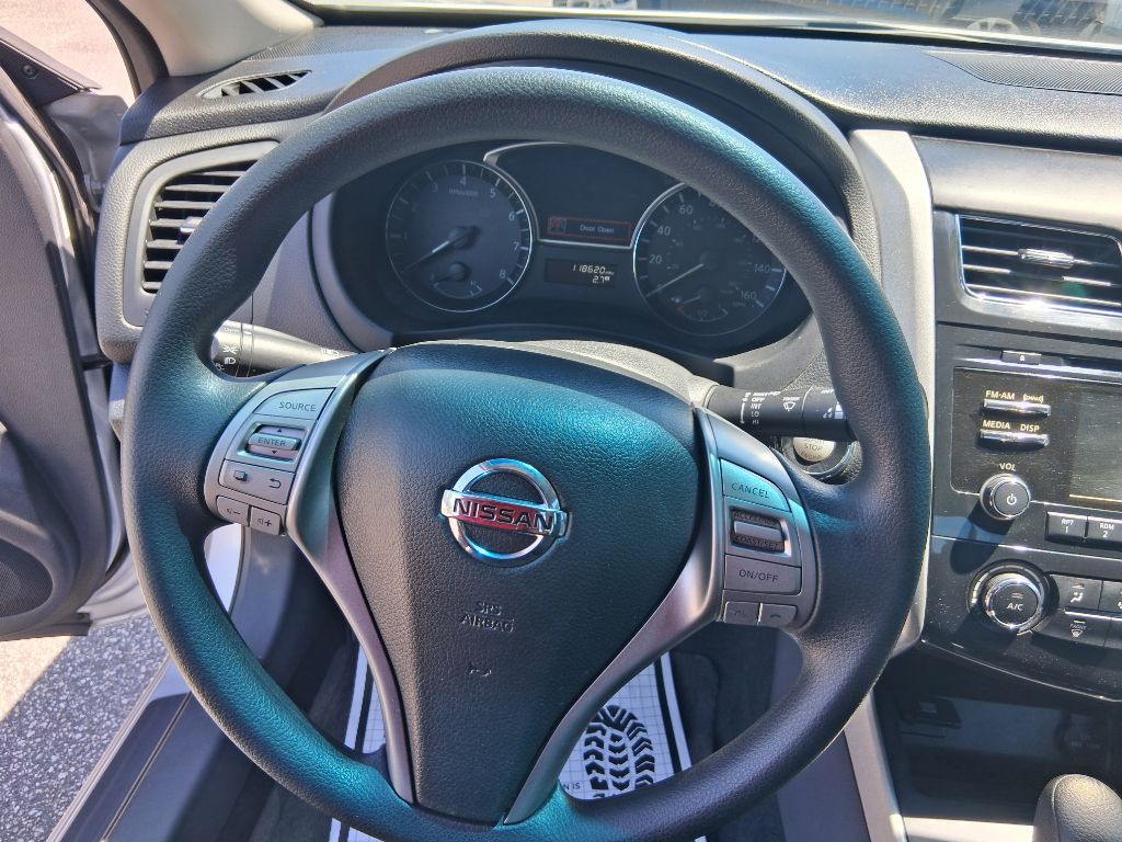 2015 Nissan Altima Image 11