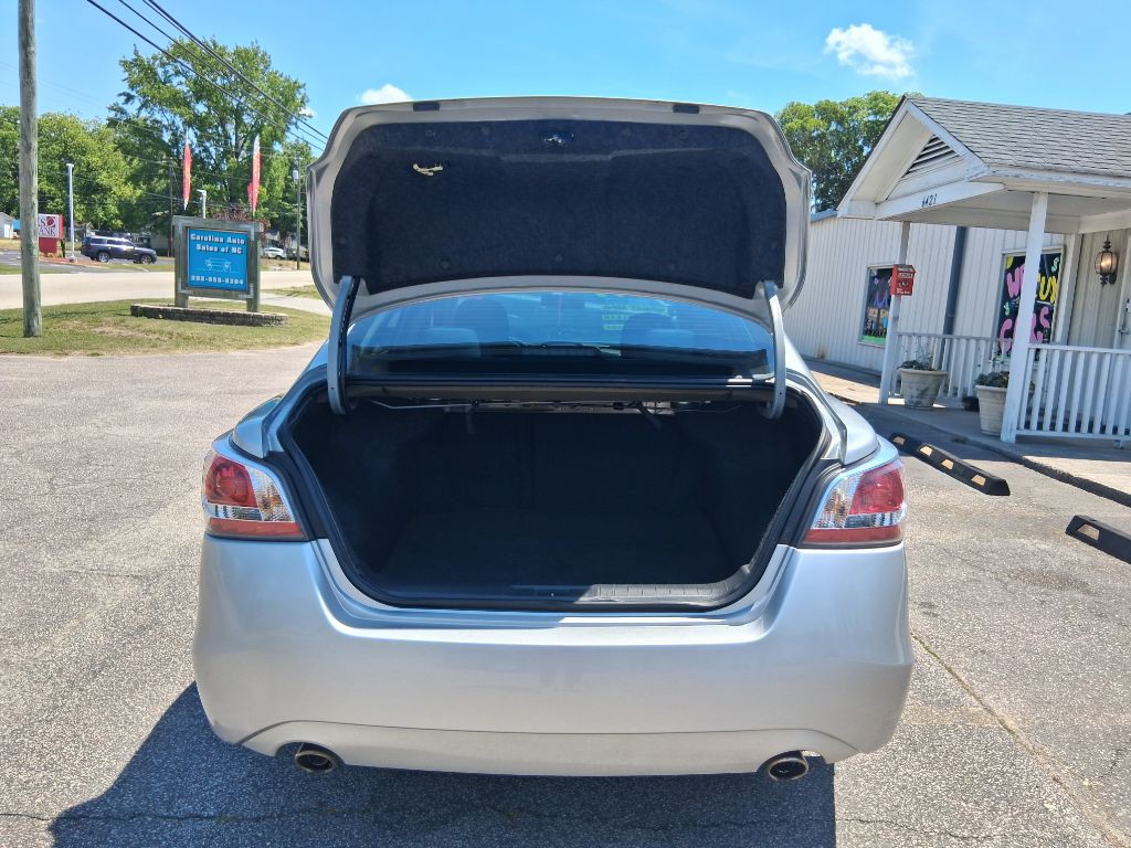 2015 Nissan Altima Image 15