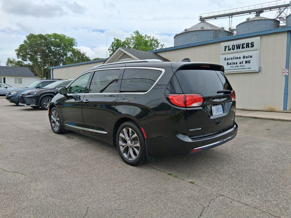 2019 Chrysler Pacifica Image 3