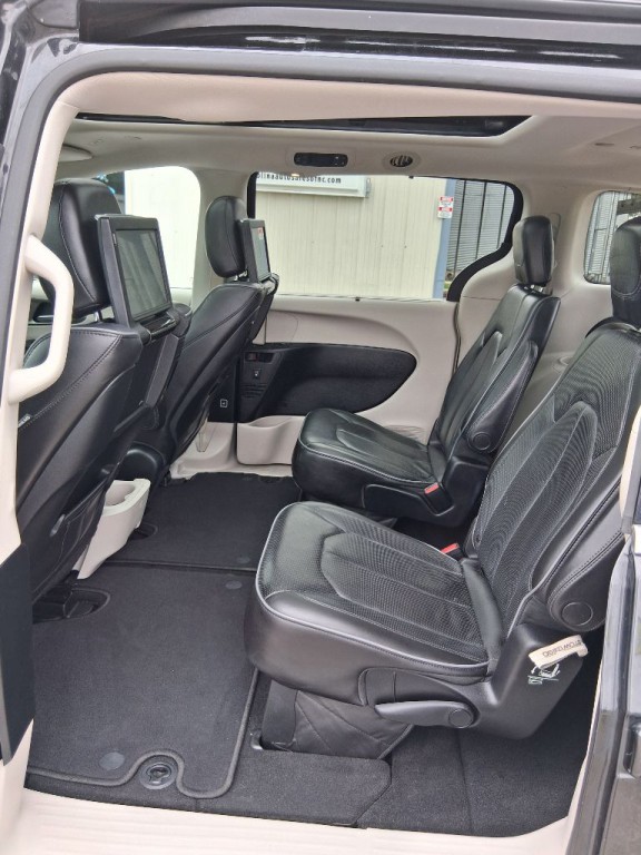 2019 Chrysler Pacifica Image 20