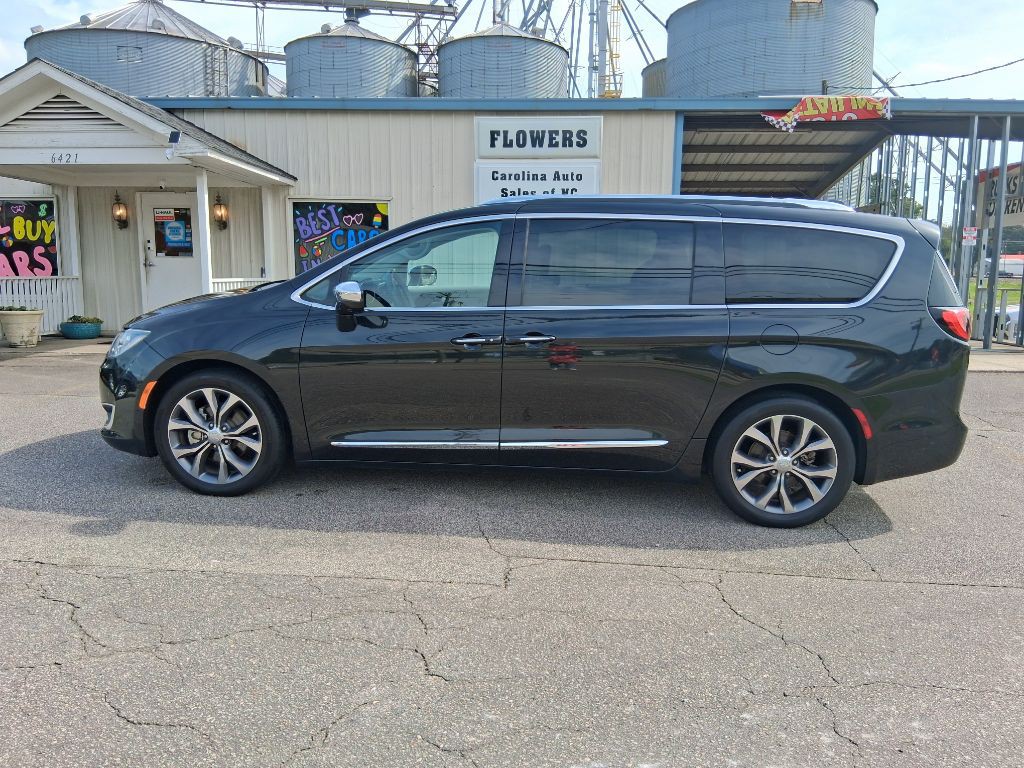 2017 Chrysler Pacifica Image 3