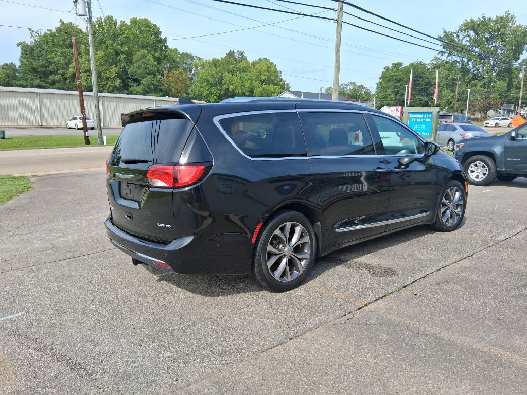 2017 Chrysler Pacifica Image 5