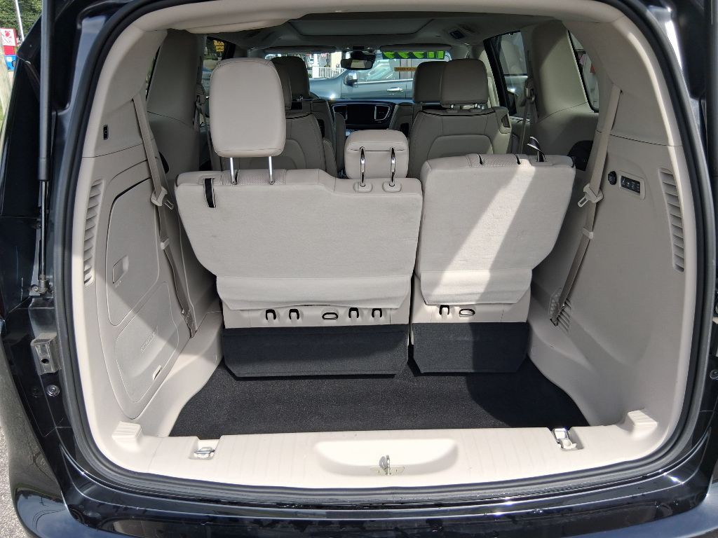 2017 Chrysler Pacifica Image 7
