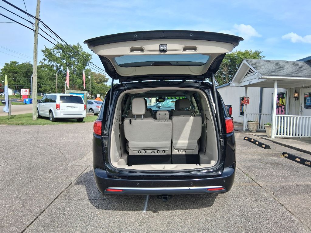 2017 Chrysler Pacifica Image 9