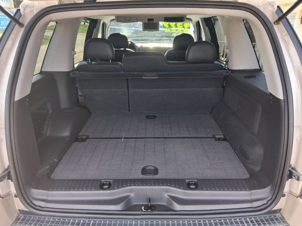 2005 Ford Explorer Image 8