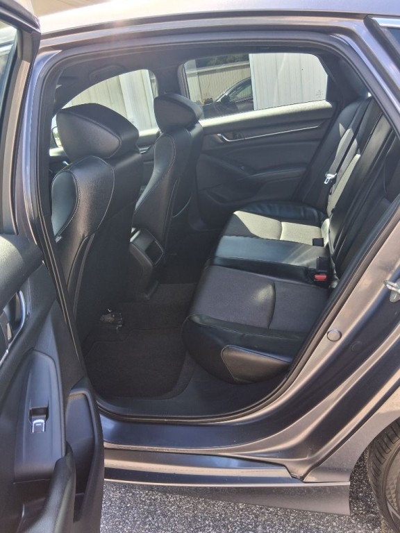 2018 Honda Accord Image 9