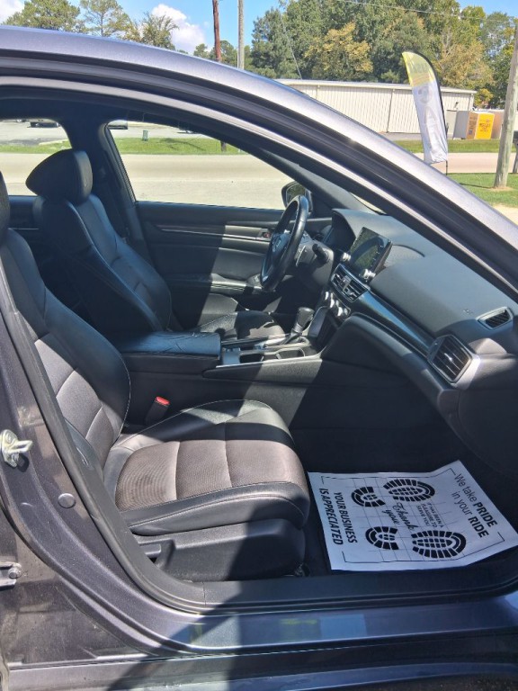 2018 Honda Accord Image 12